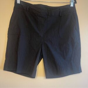 Elevate your summer style with these classic black Hilary Radley shorts Size LG